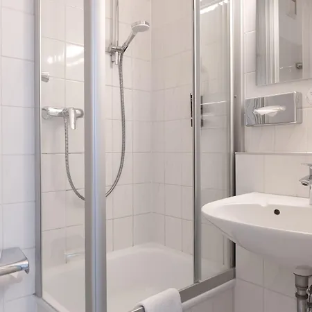 Astra 3* Düsseldorf