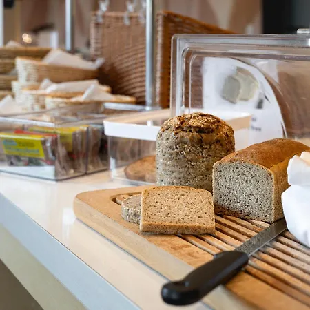 アストラ 3* デュッセルドルフ