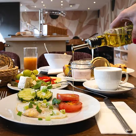 Astra Hotel 3*