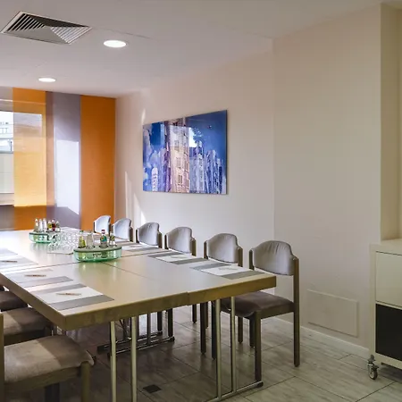 アストラ ホテル 3*