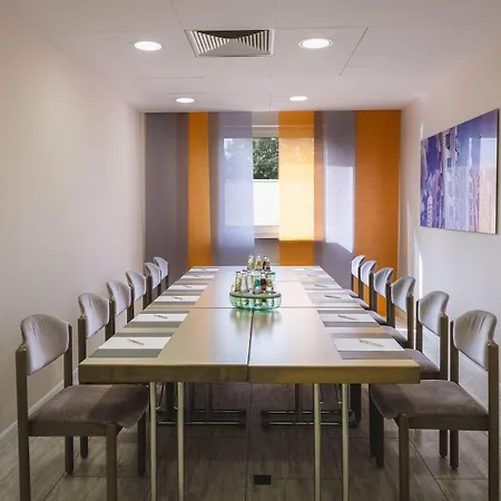 アストラ 3* デュッセルドルフ