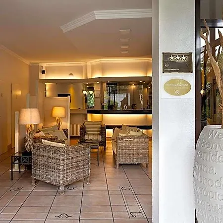 Astra Hotel