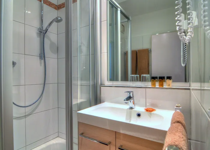 Astra 3* Дюссельдорф