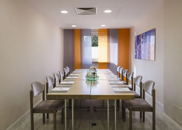 Astra 3* 뒤셀도르프