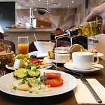 Astra Hotel 3*