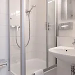 Astra 3* Düsseldorf